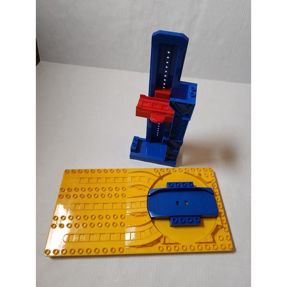Mega Bloks Train Base & Lift Loader – Mixed Lot